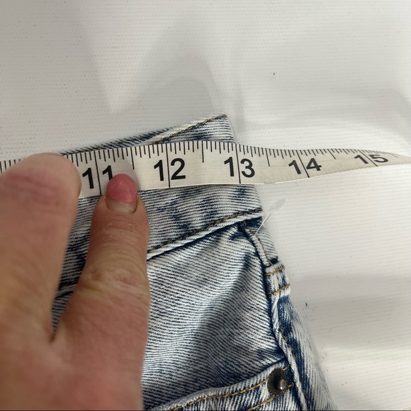 04) Forever 21 Distressed Cutoff Light Wash Denim Zipper Front Mini Skirt Size S - Picture 10 of 12